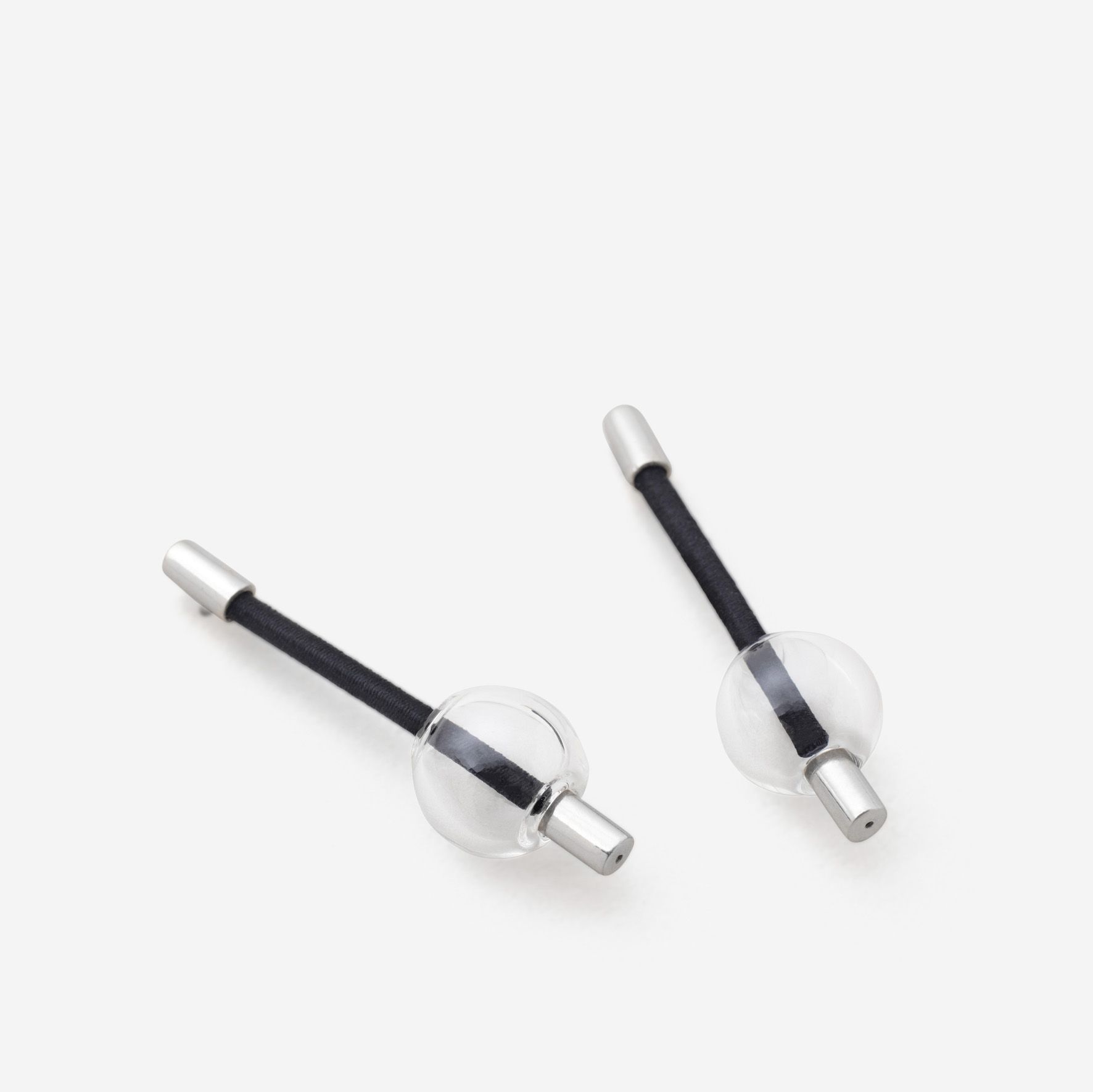 Black cord and sphere earring - Image 3