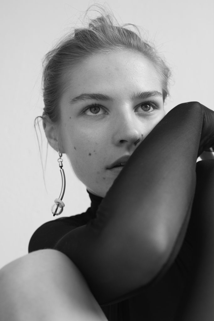 Asymmetric earrings Stroke and sphere